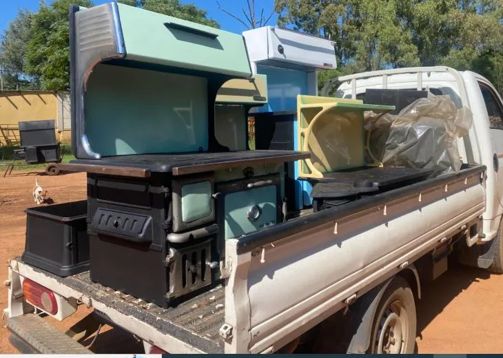 Junk removal truck loaded with junk items (1)